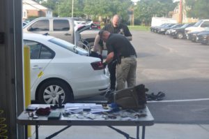 2016 07 26 Cpl. Troy Lowery & Sgt. Sonny Jones search suspect vehicle